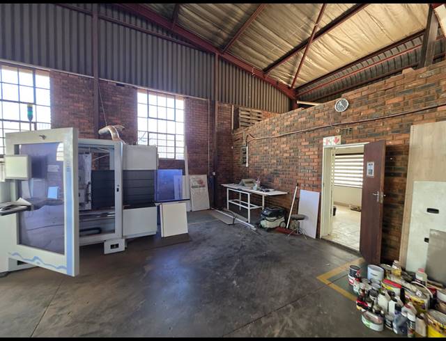 300M² WAREHOUSE TO LET IN ALRODE